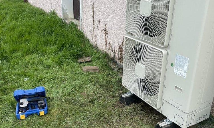 Installation Pompe à chaleur Air/eau sur CHAPAREILLAN